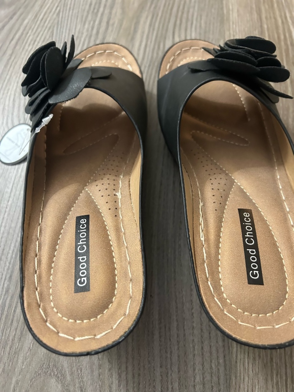 Good Choice Women's Black Floral Slide Sandals NWT - Picture 3 of 6